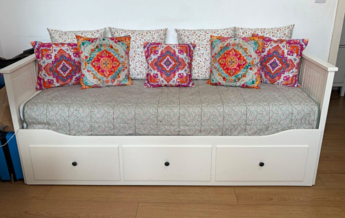 Ikea guest bed - /sofa,